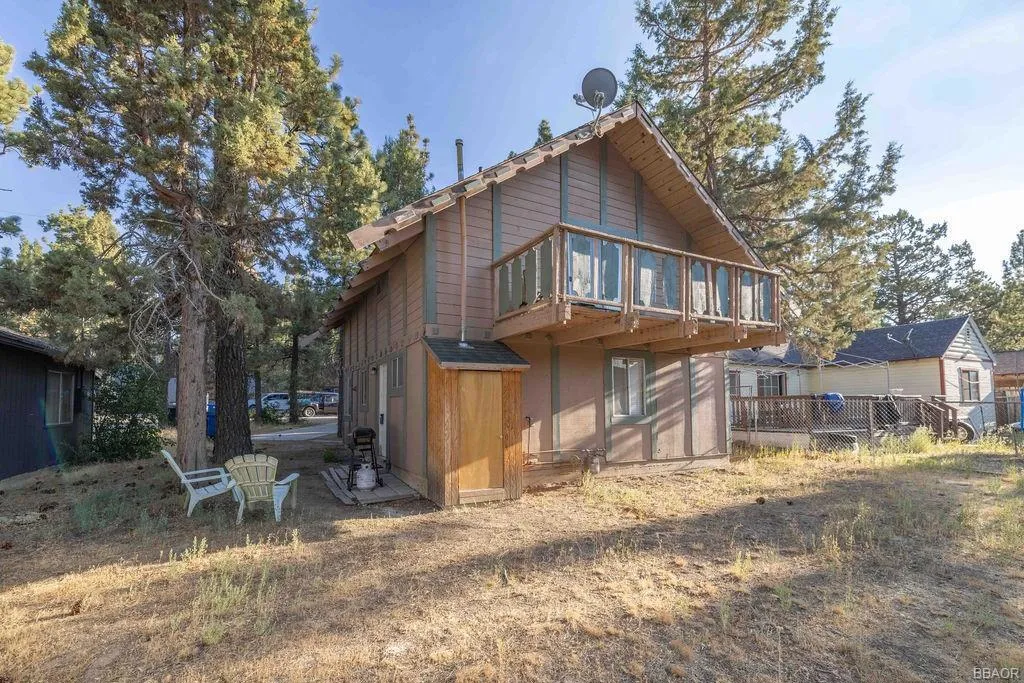 217 E Angeles Boulevard, Big Bear, California 92314 home-pic-22