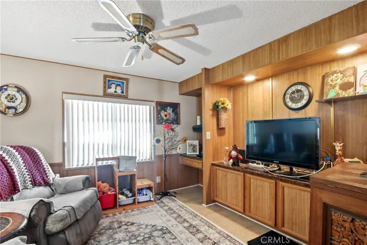 1300 W Menlo Avenue 217, Hemet, California 92543