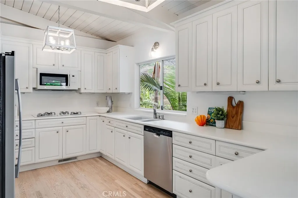1214 Anacapa Way, Laguna Beach, California 92651 home-pic-6