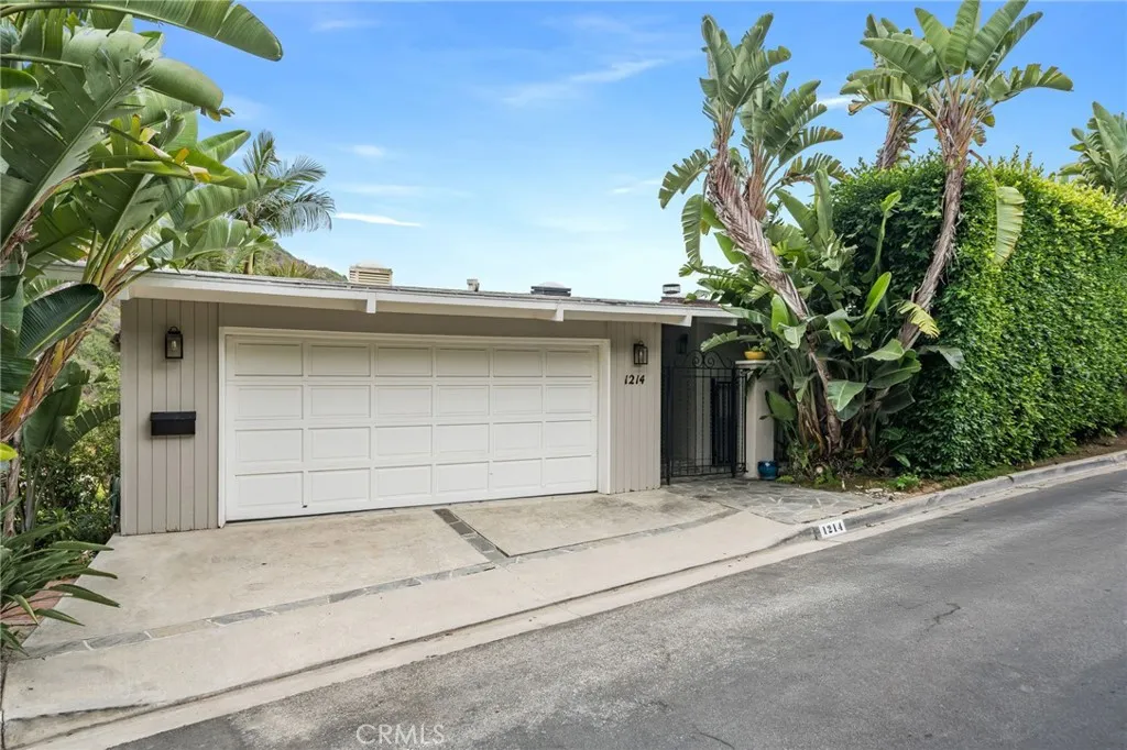 1214 Anacapa Way, Laguna Beach, California 92651 home-pic-25