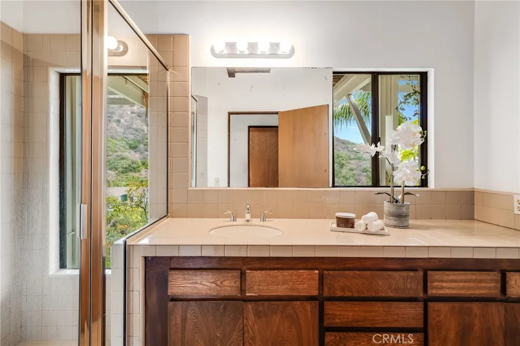 1214 Anacapa Way, Laguna Beach, California 92651 home-pic-19