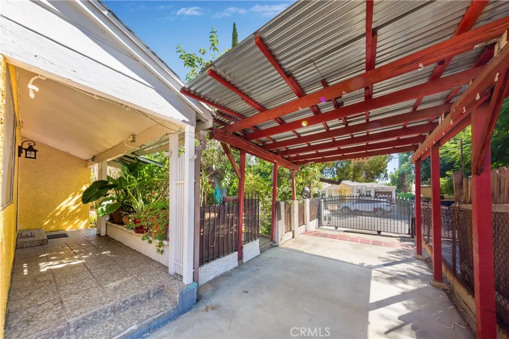 5245 Strohm Avenue, North Hollywood, California 91601 home-pic-14