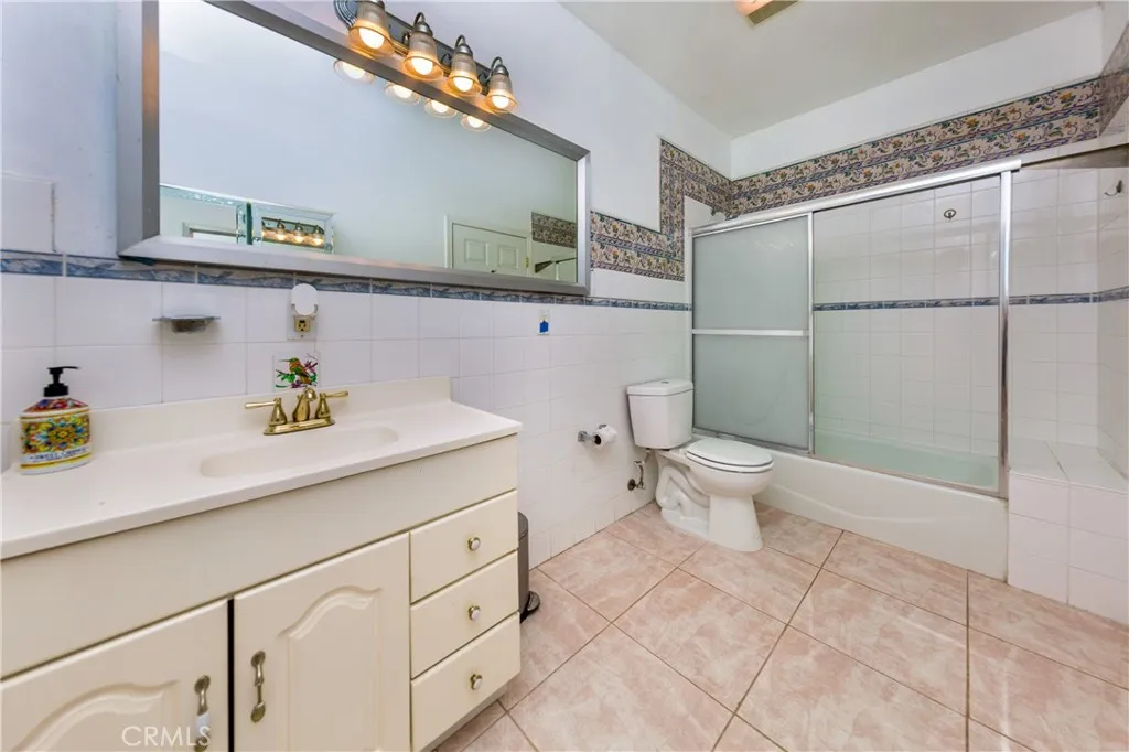 5245 Strohm Avenue, North Hollywood, California 91601 home-pic-7
