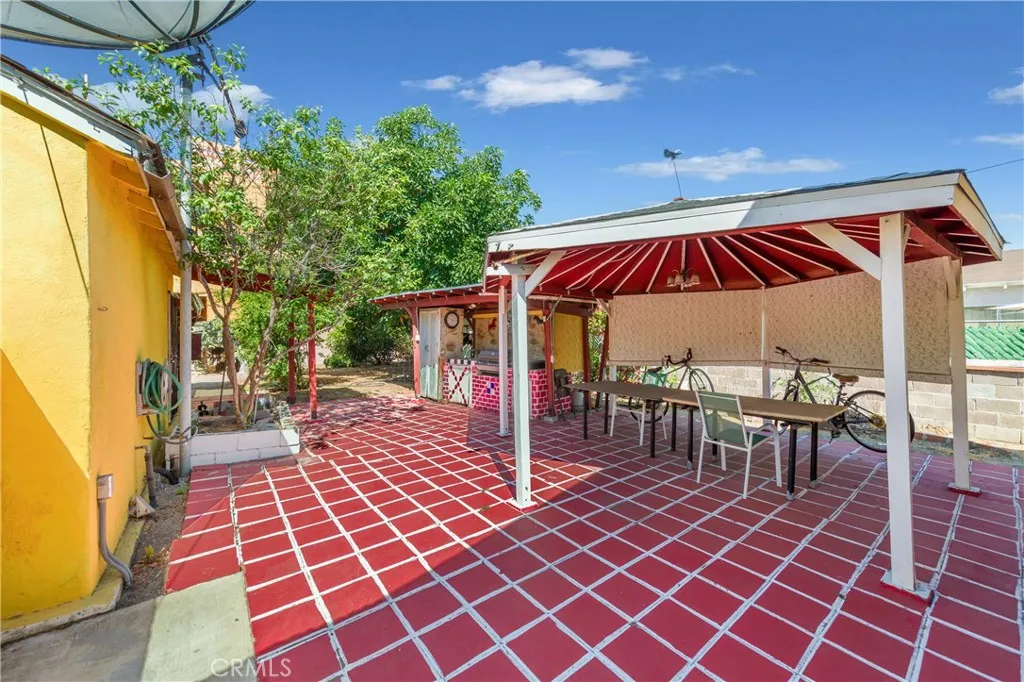 5245 Strohm Avenue, North Hollywood, California 91601 home-pic-10
