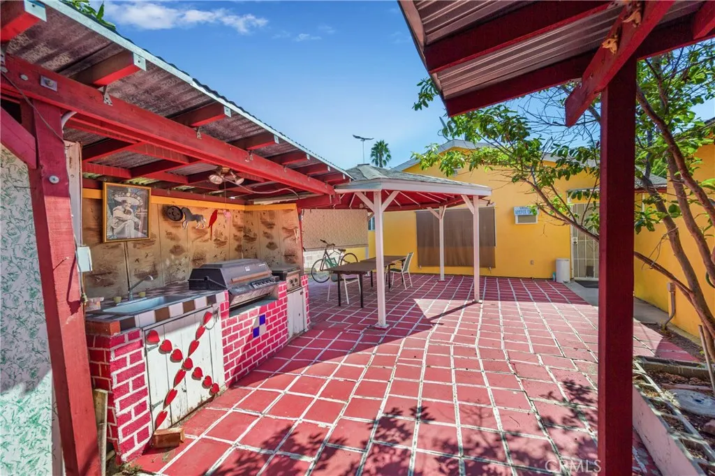 5245 Strohm Avenue, North Hollywood, California 91601 home-pic-11