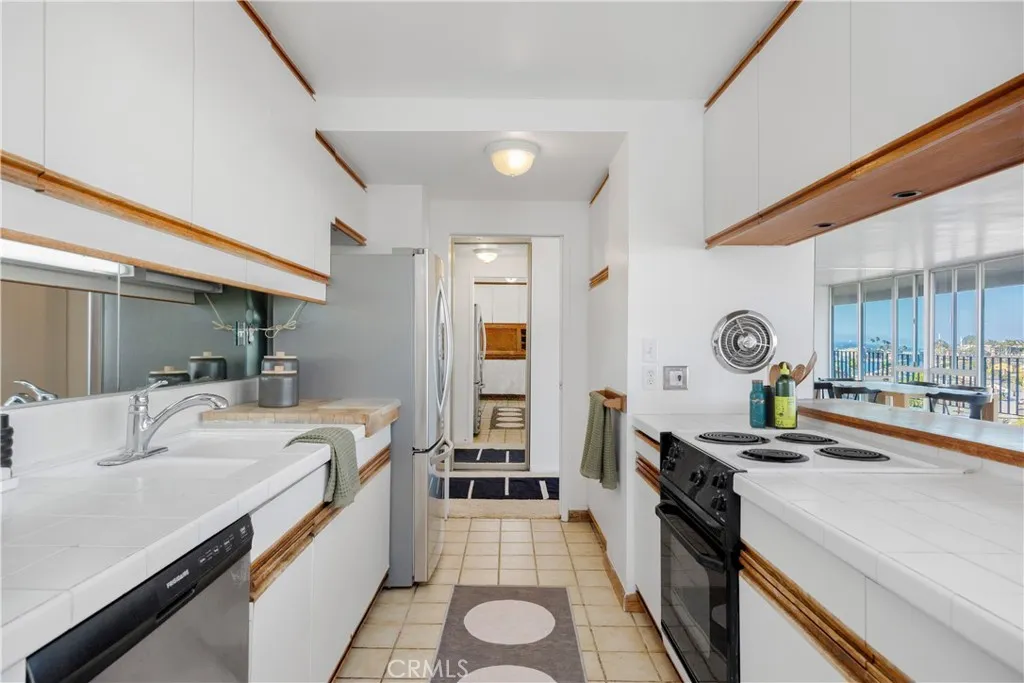 5400 The Toledo 601-603, Long Beach, California 90803 home-pic-5