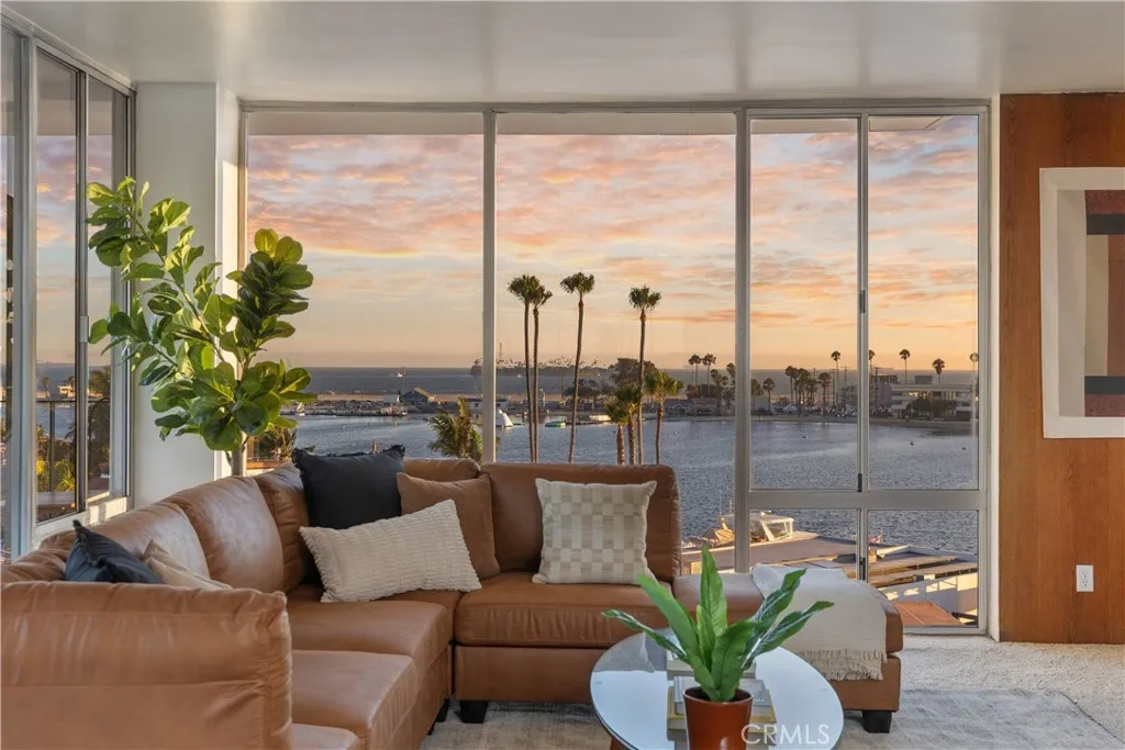 5400 The Toledo 601-603, Long Beach, California 90803 home-pic-1
