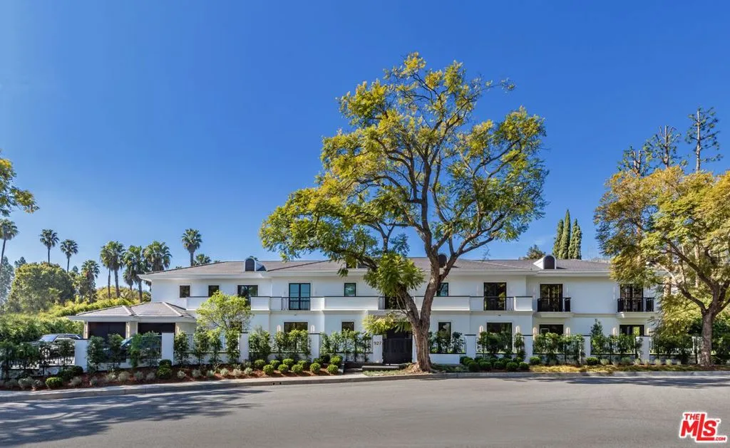 927 N Whittier Drive, Beverly Hills, California 90210, 9 Bedrooms Bedrooms, ,10 BathroomsBathrooms,Residential Lease,For Rent,Whittier,25579063