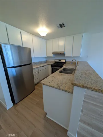 17330 Chatsworth Street 10, Granada Hills, California 91344