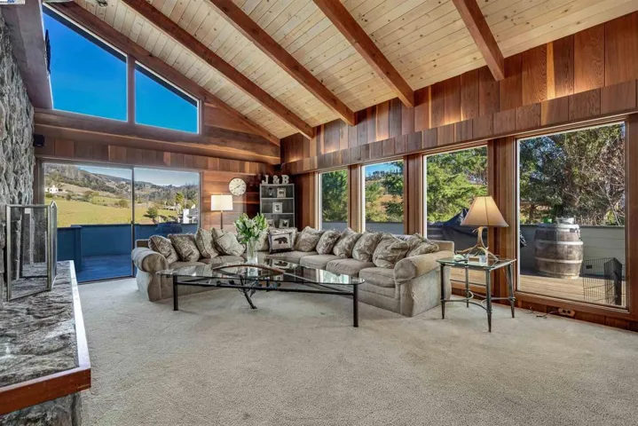 676 Scotland Court, Santa Rosa, California 95409