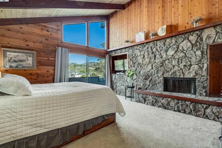 676 Scotland Court, Santa Rosa, California 95409