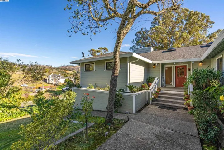 676 Scotland Court, Santa Rosa, California 95409
