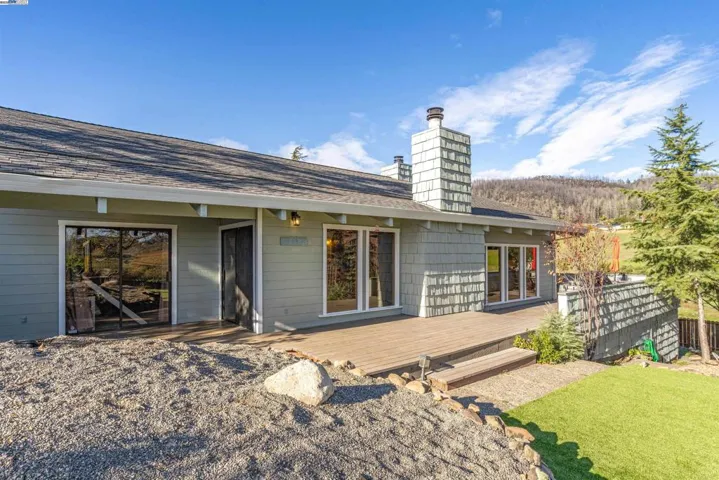 676 Scotland Court, Santa Rosa, California 95409