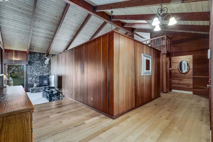 676 Scotland Court, Santa Rosa, California 95409