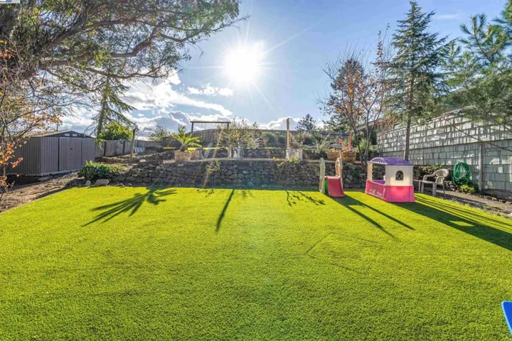676 Scotland Court, Santa Rosa, California 95409