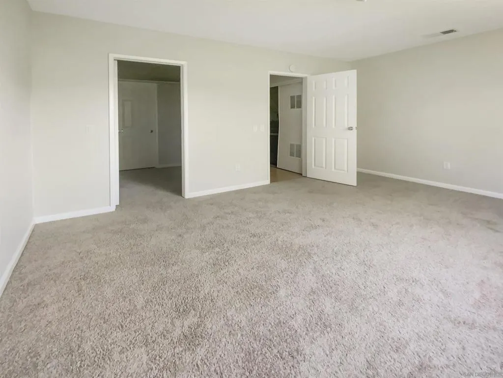 5661 Lake Park Way 4, La Mesa, California 91942 home-pic-16