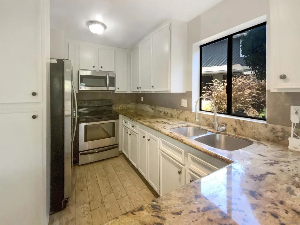 5661 Lake Park Way 4, La Mesa, California 91942 home-pic-6