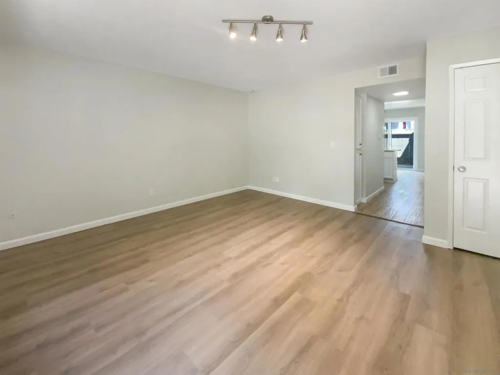 5661 Lake Park Way 4, La Mesa, California 91942 home-pic-12