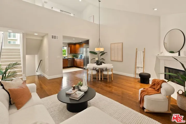 3971 Moore Street 102, Los Angeles, California 90066