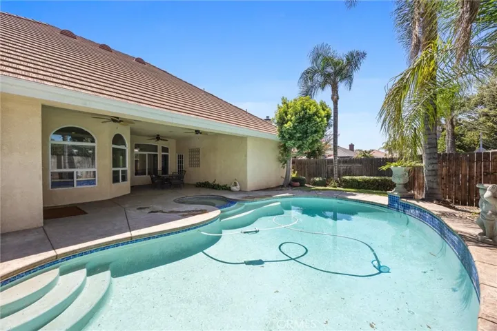9008 Golden Hawk Court, Bakersfield, California 93312