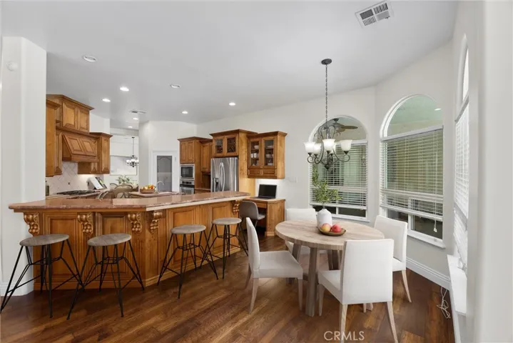 9008 Golden Hawk Court, Bakersfield, California 93312