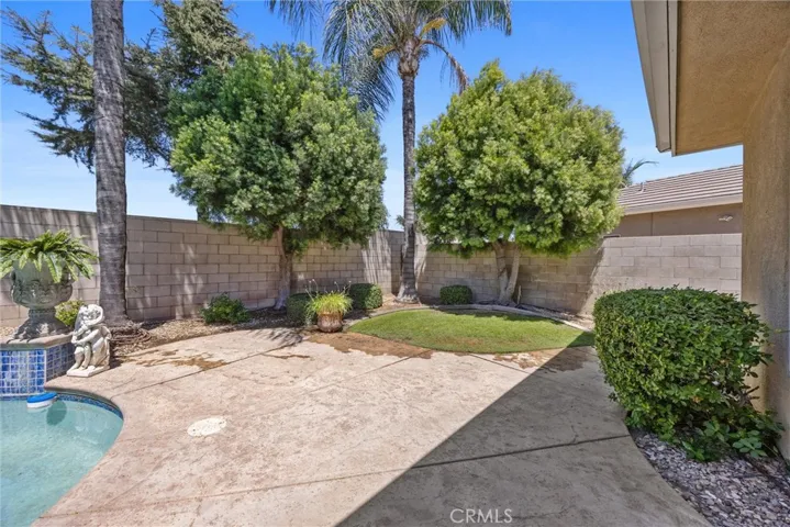 9008 Golden Hawk Court, Bakersfield, California 93312
