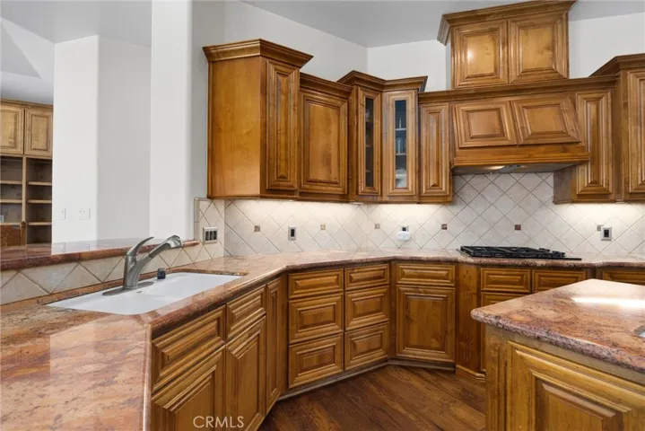 9008 Golden Hawk Court, Bakersfield, California 93312