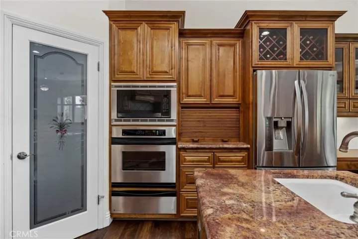 9008 Golden Hawk Court, Bakersfield, California 93312