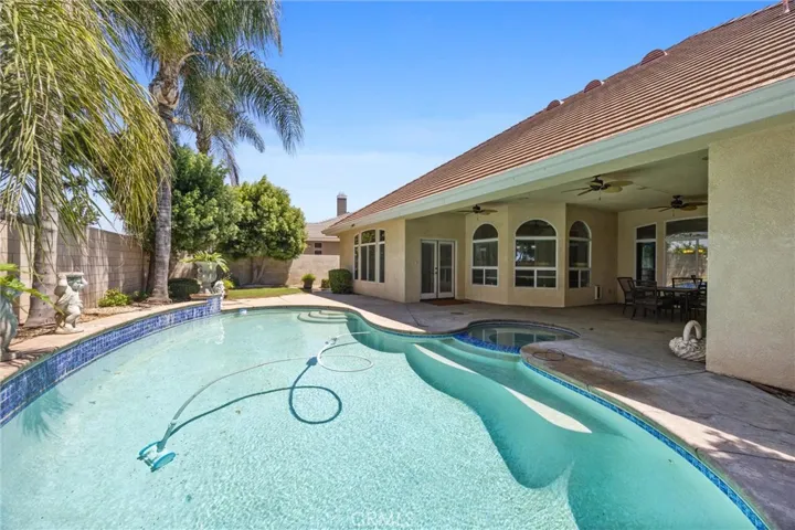 9008 Golden Hawk Court, Bakersfield, California 93312