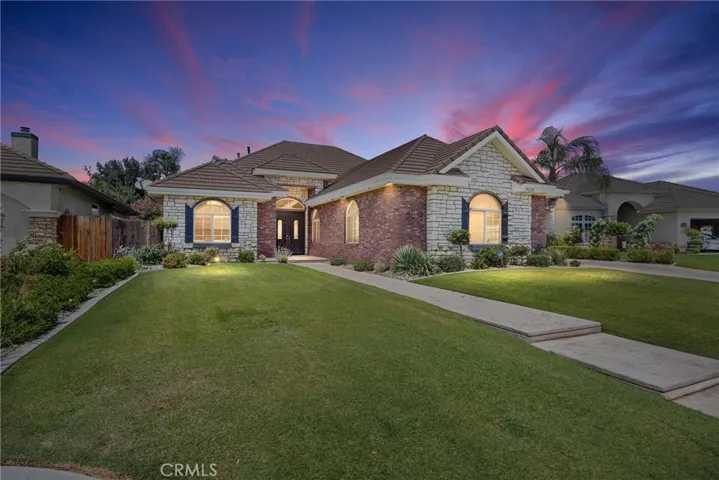 9008 Golden Hawk Court, Bakersfield, California 93312