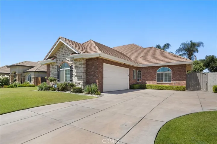 9008 Golden Hawk Court, Bakersfield, California 93312