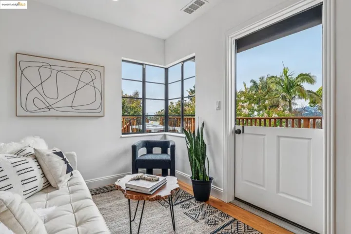 5207 Masonic Ave, Oakland, California 94618