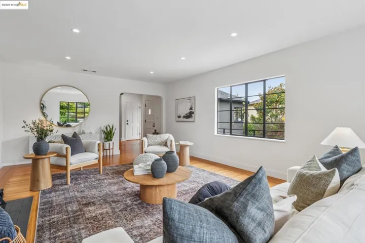 5207 Masonic Ave, Oakland, California 94618