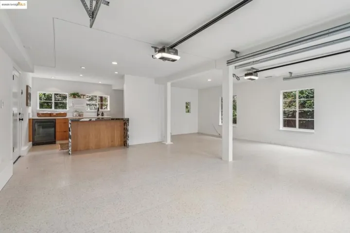 5207 Masonic Ave, Oakland, California 94618