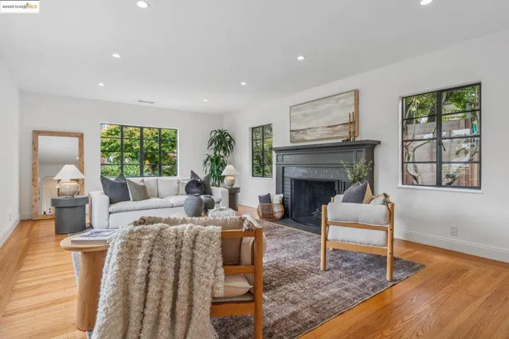 5207 Masonic Ave, Oakland, California 94618