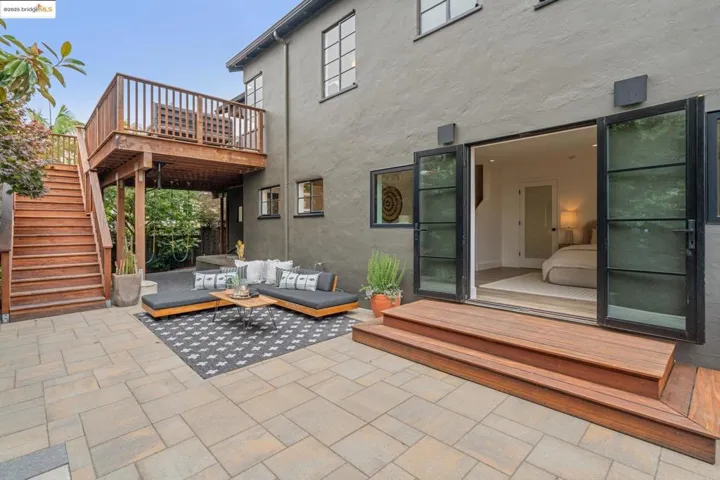 5207 Masonic Ave, Oakland, California 94618