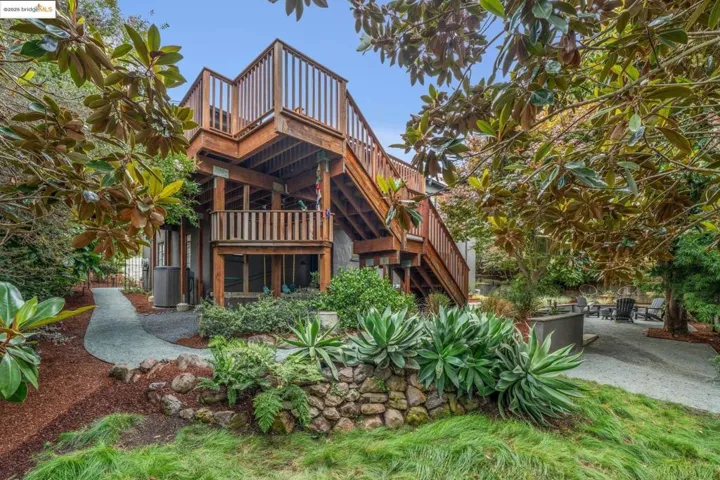 5207 Masonic Ave, Oakland, California 94618