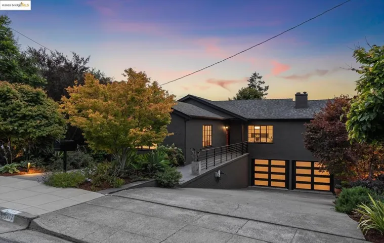 5207 Masonic Ave, Oakland, California 94618