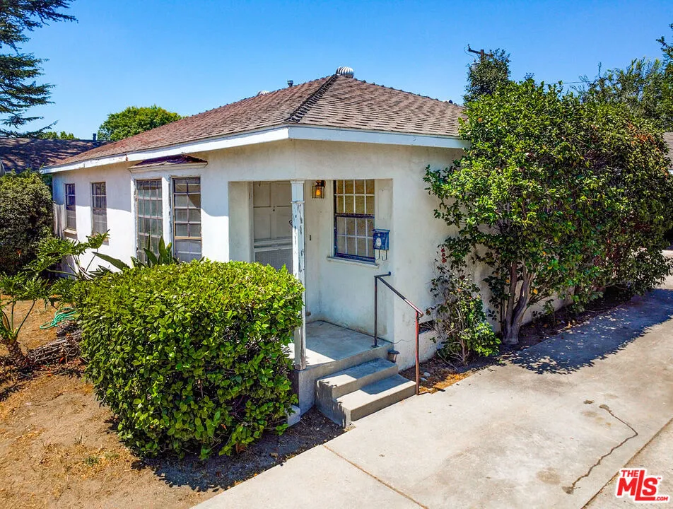 253 W El Sur Street, Monrovia, California 91016, 3 Bedrooms Bedrooms, ,1 BathroomBathrooms,Residential,For Sale,El Sur,25576297