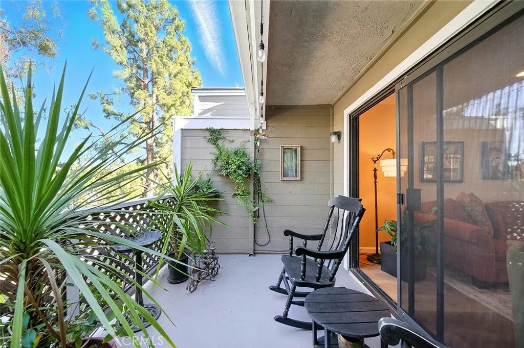 18 Oak Spring Lane 309, Aliso Viejo, California 92656, 2 Bedrooms Bedrooms, ,1 BathroomBathrooms,Residential,For Sale,Oak Spring,PW25148729