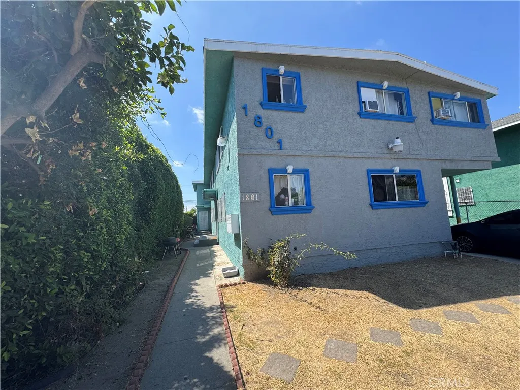 1801 S Longwood Avenue, Los Angeles, California 90019 home-pic-0