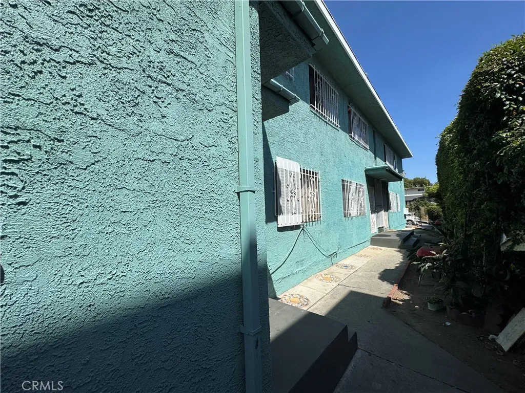 1801 S Longwood Avenue, Los Angeles, California 90019 home-pic-9