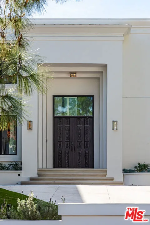 12000 Crest Court, Beverly Hills, California 90210 home-pic-2