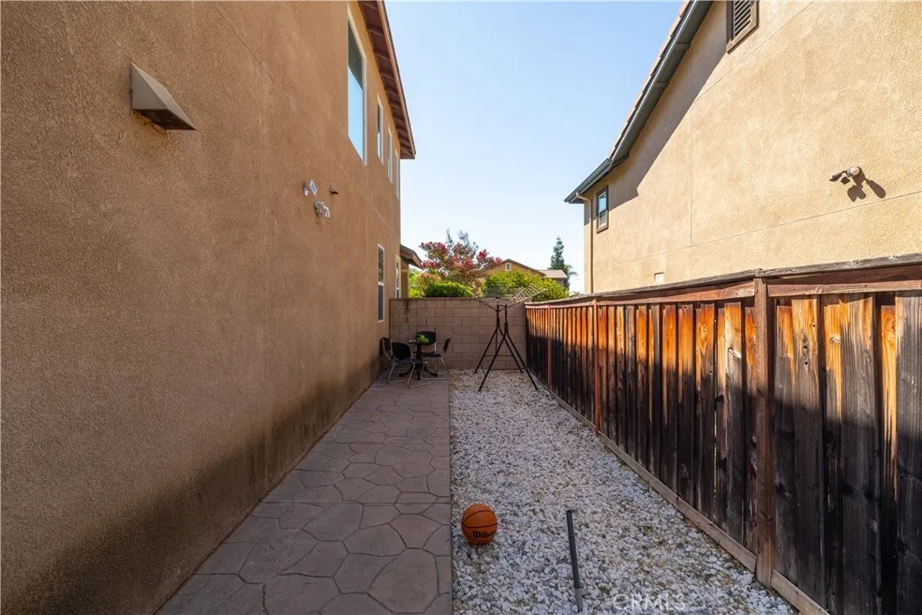 38096 Talavera Court, Murrieta, California 92563 home-pic-21