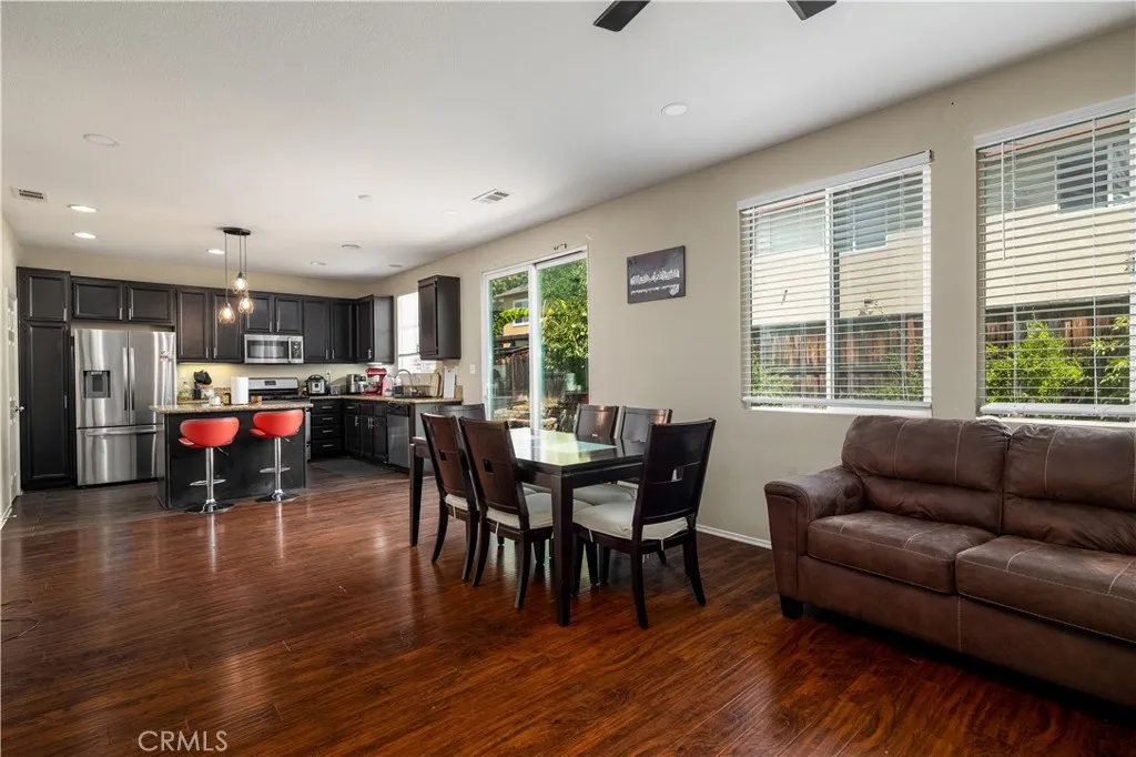 38096 Talavera Court, Murrieta, California 92563 home-pic-10