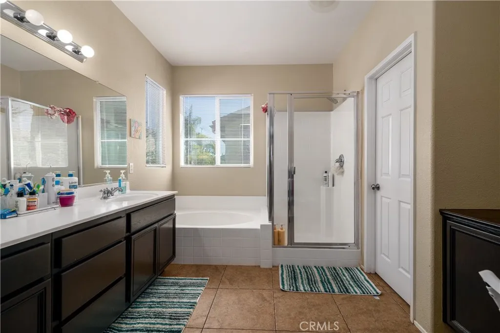 38096 Talavera Court, Murrieta, California 92563 home-pic-18