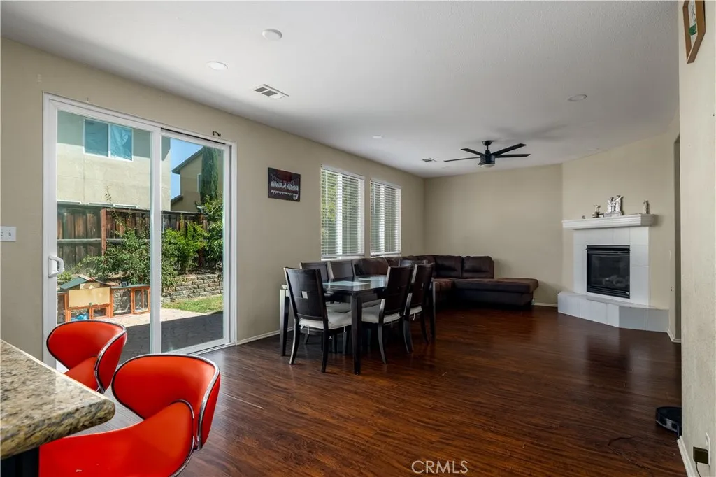 38096 Talavera Court, Murrieta, California 92563 home-pic-8