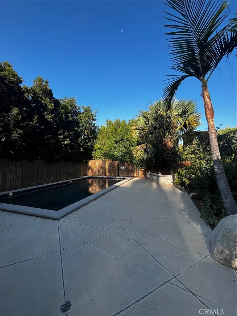 2430 Orange Avenue, La Crescenta, California 91214 home-pic-8