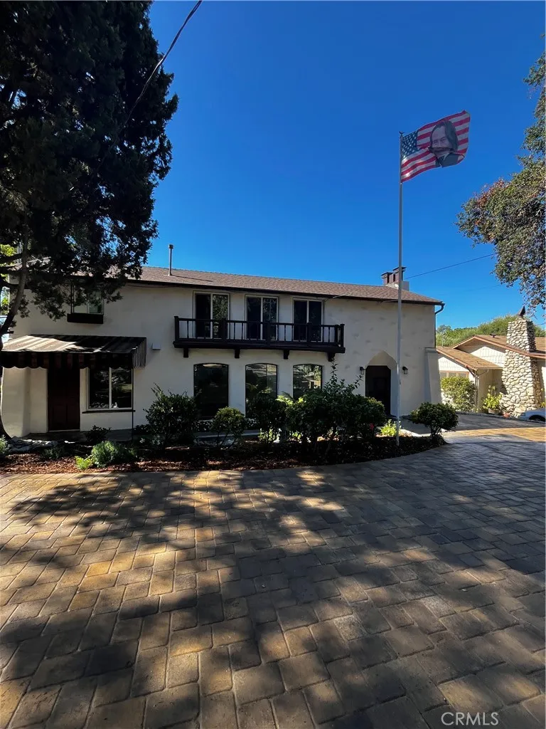 2430 Orange Avenue, La Crescenta, California 91214 home-pic-1