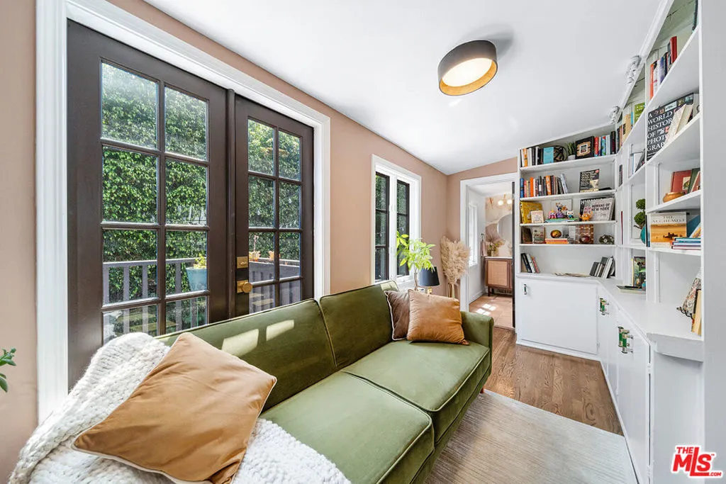 6626 Cahuenga Terrace, Los Angeles, California 90068 home-pic-10